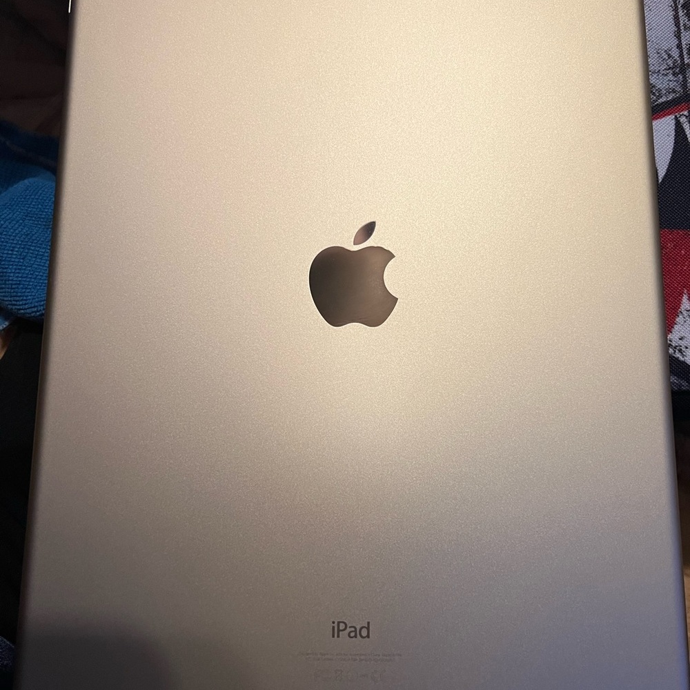 iPad Pro 12.9” - Picture 3 of 3